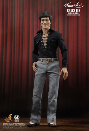 Hot Toys BRUCE LEE (IN CASUAL WEAR) 1/6TH SCALE  FIGURE