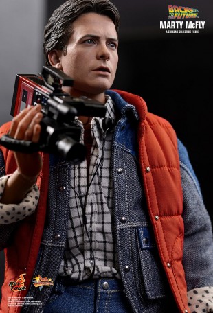 Hot Toys BACK TO THE FUTURE MARTY MCFLY 1/6TH Scale Figure