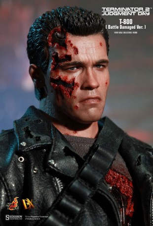 Hot Toys DX13 TERMINATOR T-800 BATTLE DAMAGED1/6TH SCALE FIGURE