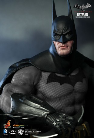 Hot Toys BATMAN ARKHAM CITY 1/6TH Scale Figure