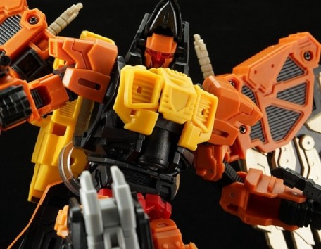 MMC Reformatted R-02 Talon the Aerial Assaulter Robot Figure